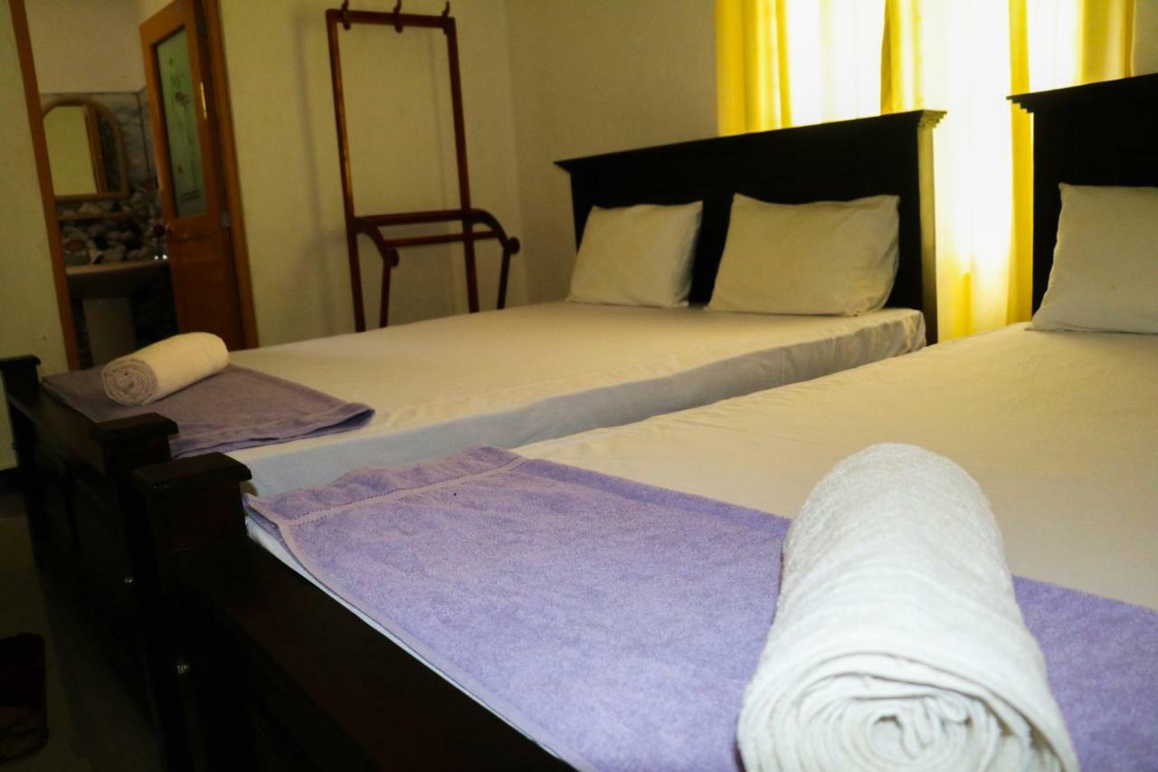 Deshani Holiday Inn Dambulla Exterior photo