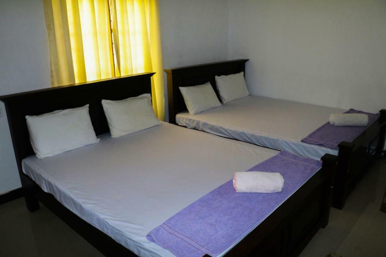 Deshani Holiday Inn Dambulla Exterior photo